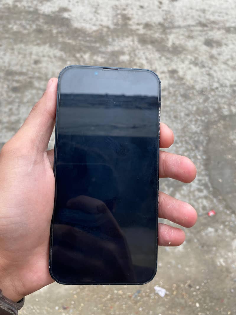 Apple iPhone 13 6
