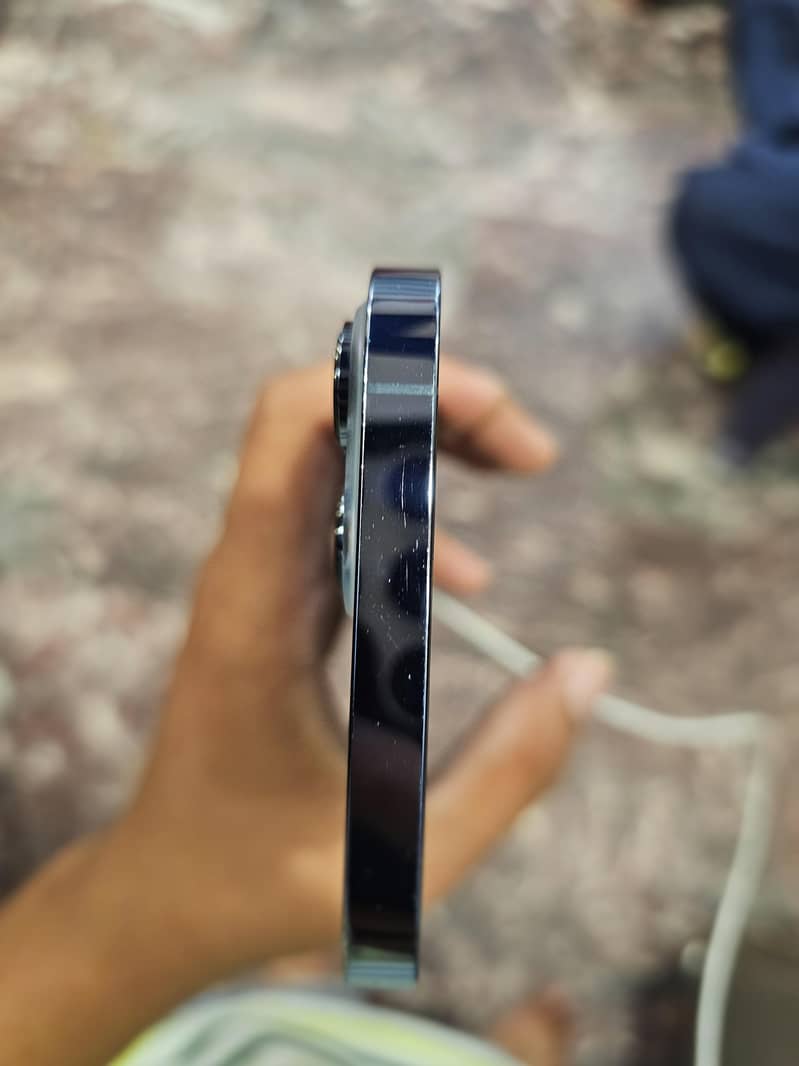 Apple iPhone 13 Pro Max 3