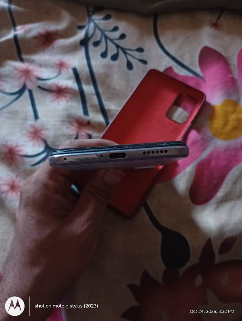 Vivo V21 4