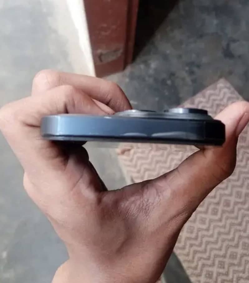 Apple iPhone 15 Pro 4