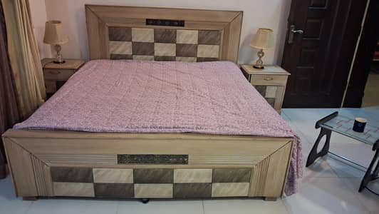 King double bed sides tables wth dressing