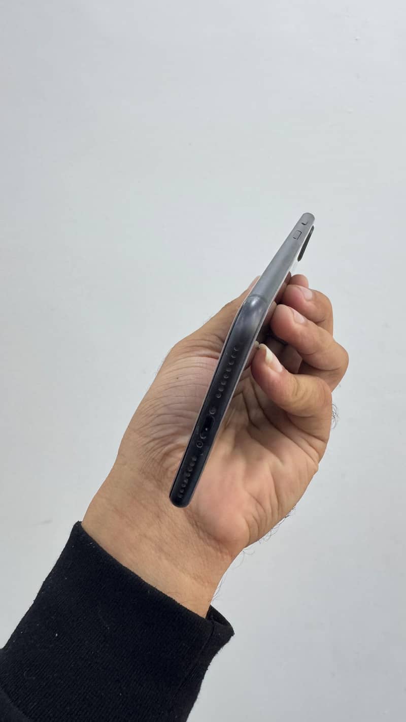 Apple iPhone 8 Plus simetime available 5