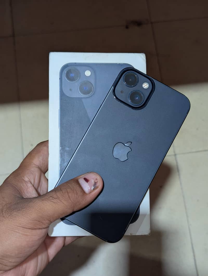 Apple iPhone 13 0