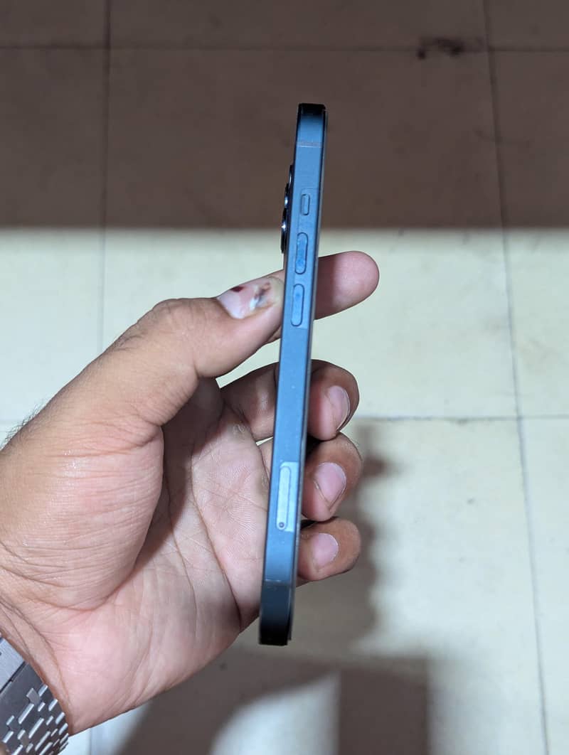 Apple iPhone 13 1