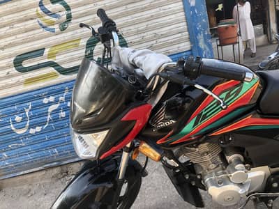 CB125F FOR SALE URGNET CONDITION LIKE A NEW JUST 2 YEAR USED WITH ALL
