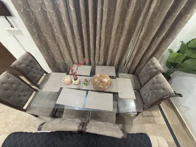 6-Seater Glass Dining Table with poshish Chairs – 10/10 Condition