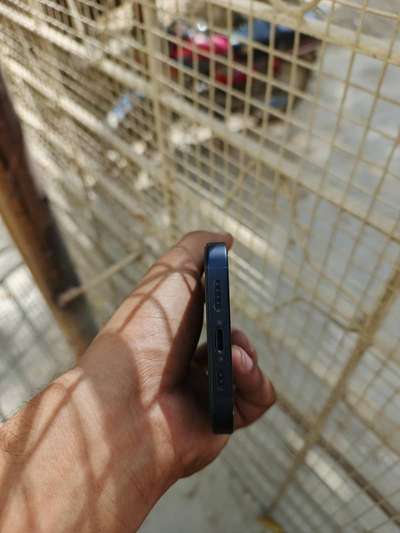 Apple iPhone 14 3