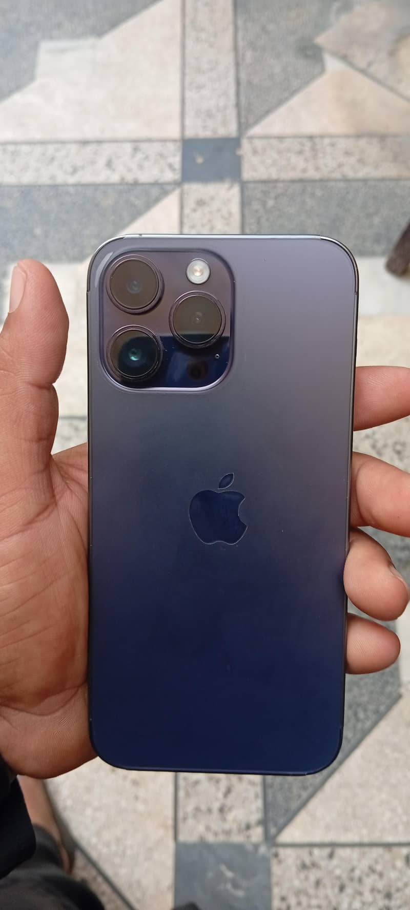 Apple iPhone 14 Pro Max 1