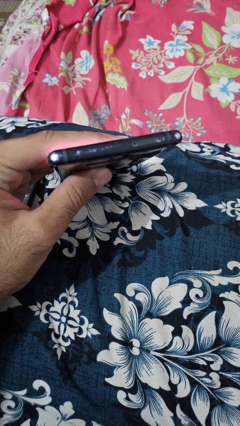 Samsung Mobile Note 9 5