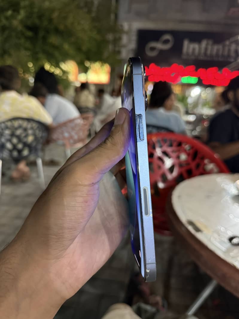 Apple iPhone 13 Pro Max 1
