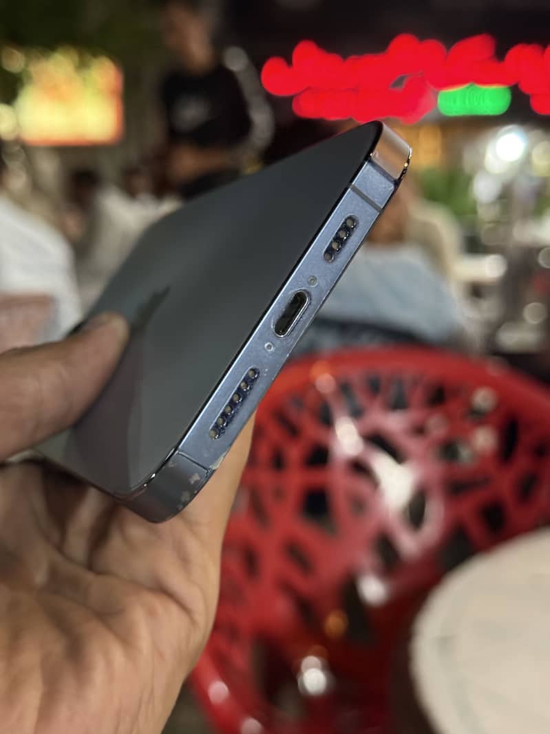 Apple iPhone 13 Pro Max 2