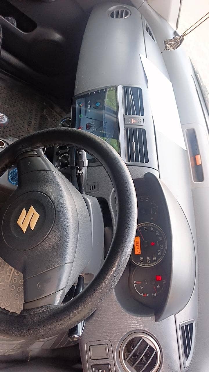 Suzuki Swift 2011 4