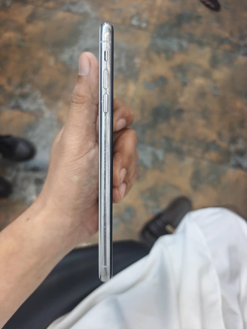 Apple iPhone XS Max 2