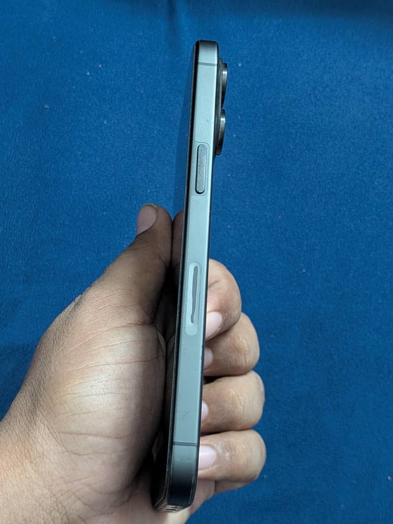 Apple iPhone 15 Pro Max 1