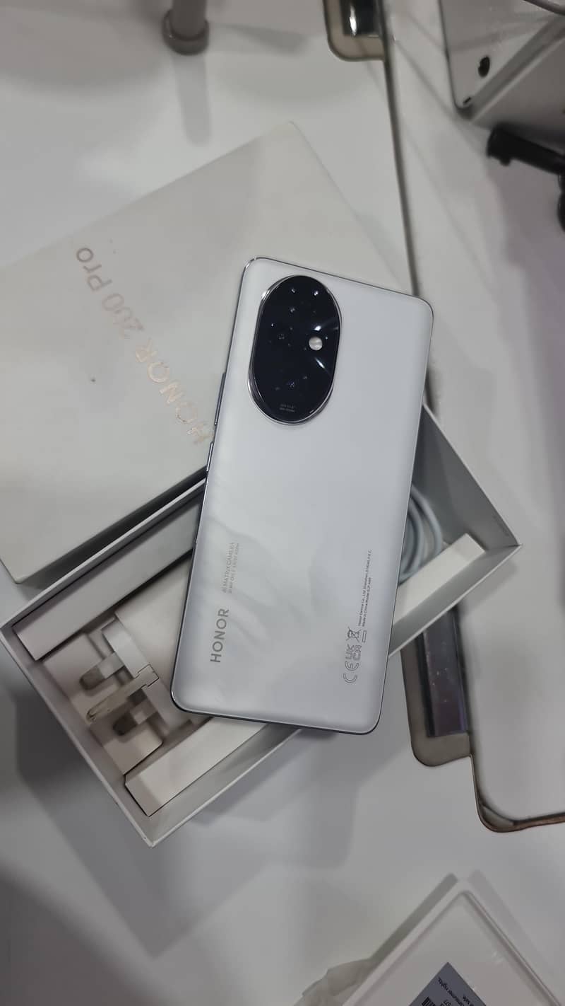 Honor 200 Pro 4