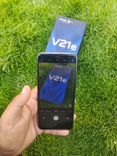 Vivo V21e 8 128  gb