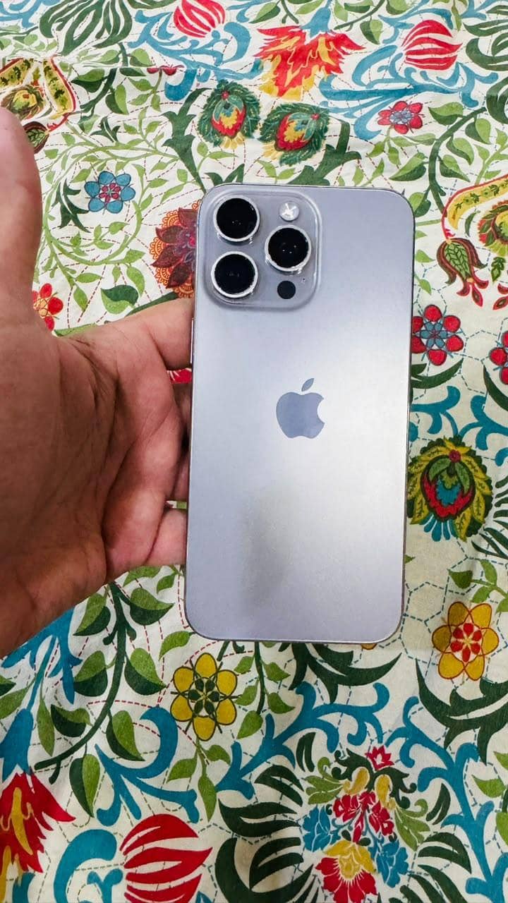 Apple iPhone 15 Pro Max 0