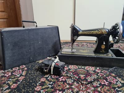 Singer Sewing Machine - Original