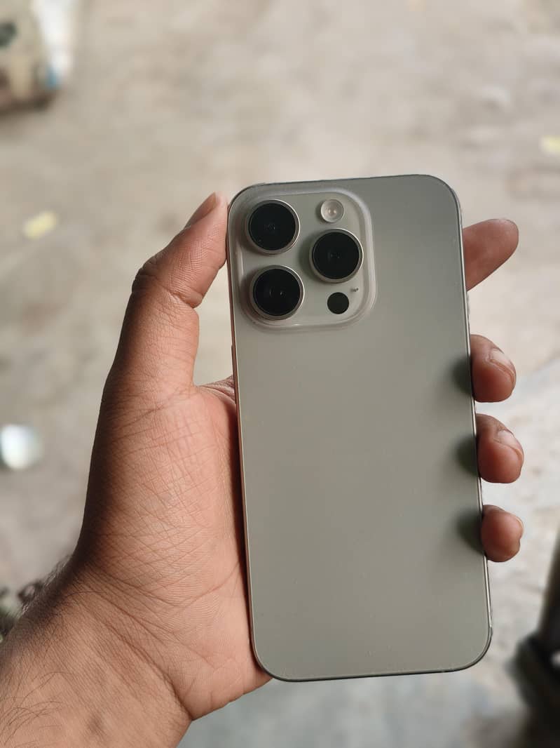 Apple iPhone 15 Pro 0