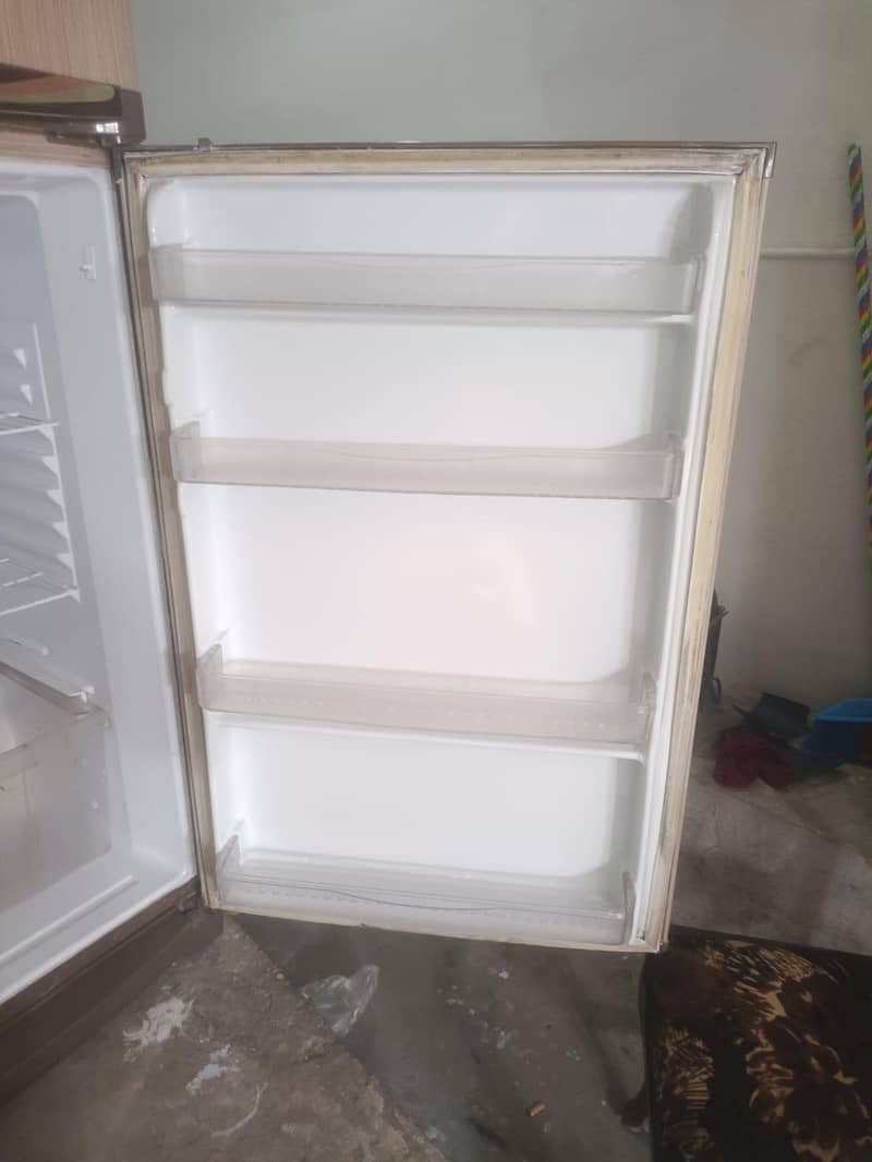 Waves Refrigerator 8