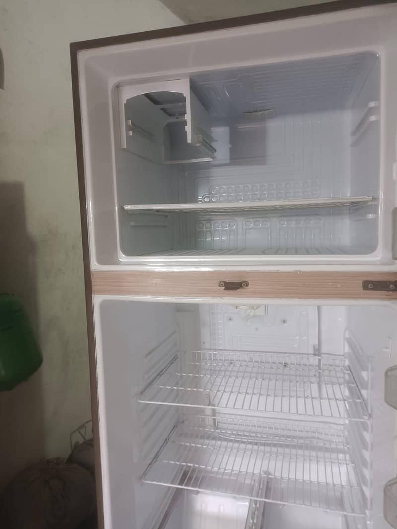 Waves Refrigerator 11