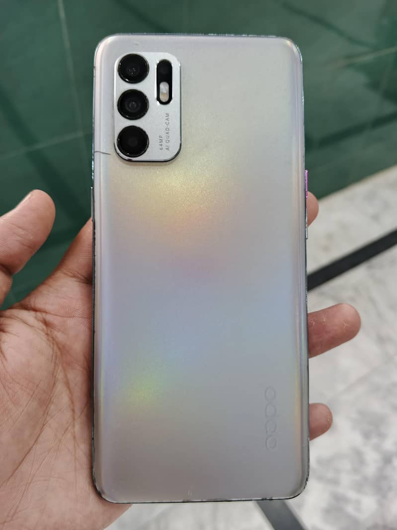 OPPO Reno6 0