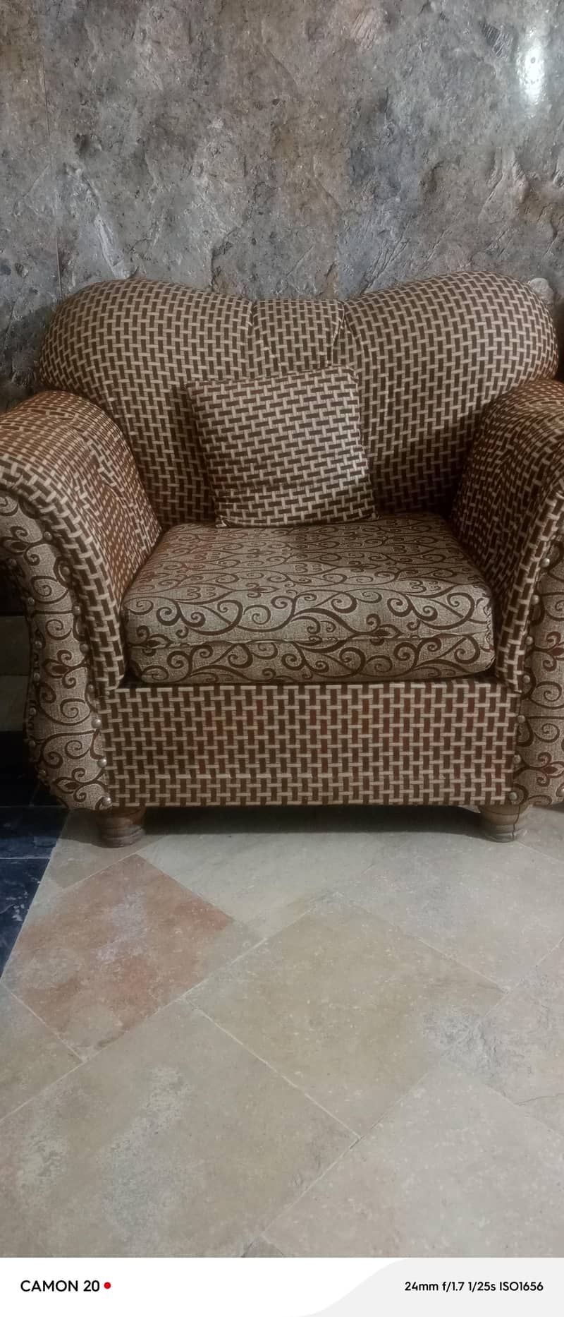 5 seater sofa 0