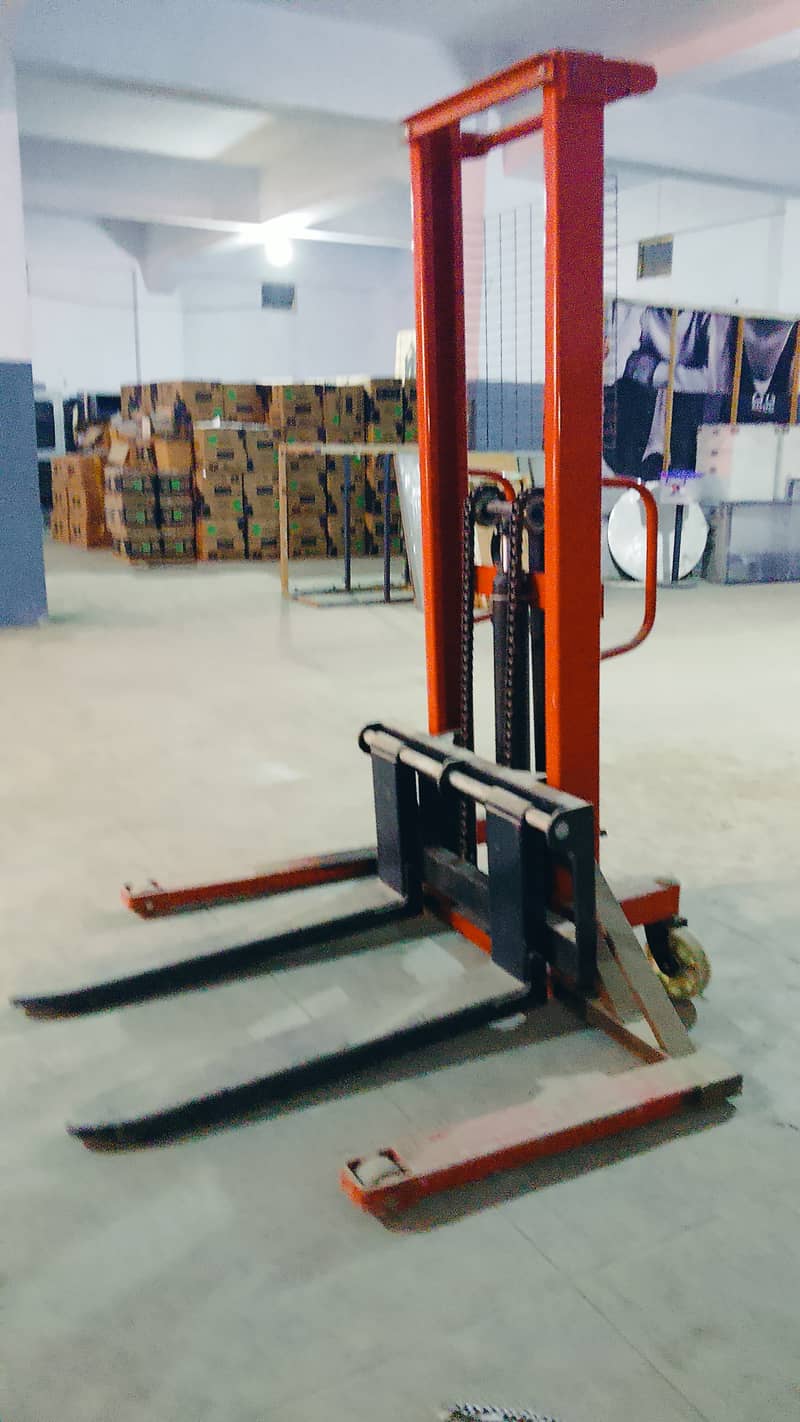 Manual Hydraulic Stacker / Drum-Lifting Type Stacker 1