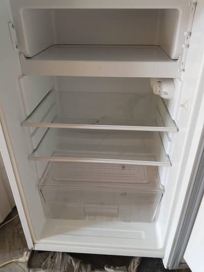 Used single door mini fridge for sale in New condition totally