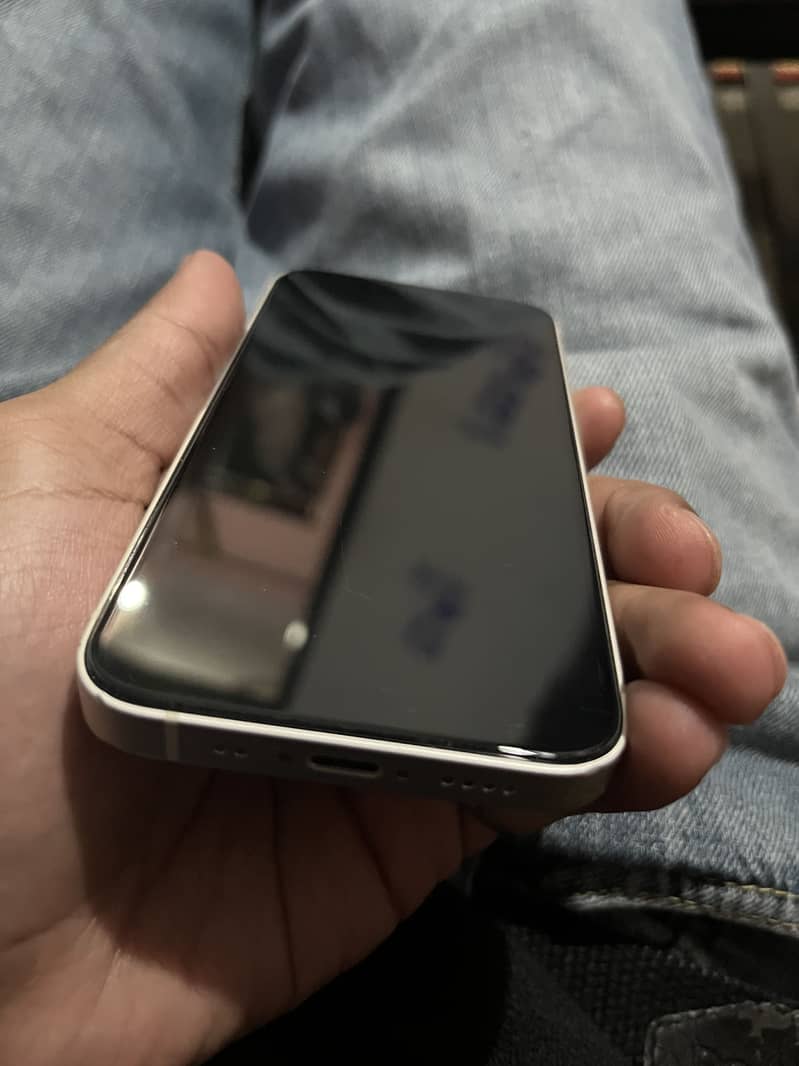 Apple iPhone 13 mini 4