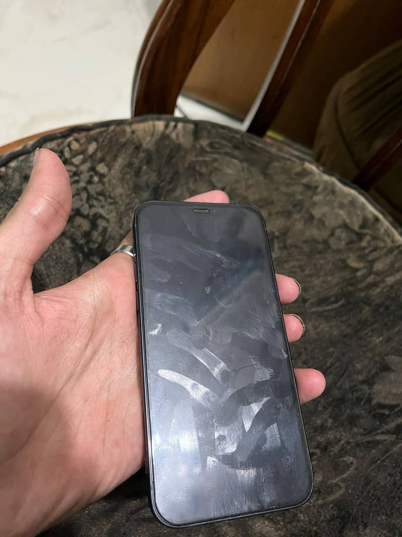 Apple iPhone 12 3