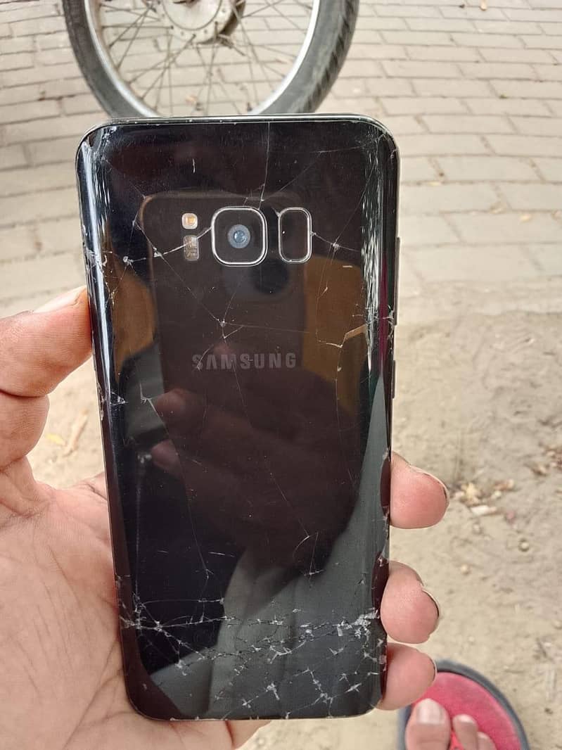 Samsung Mobile S8 1
