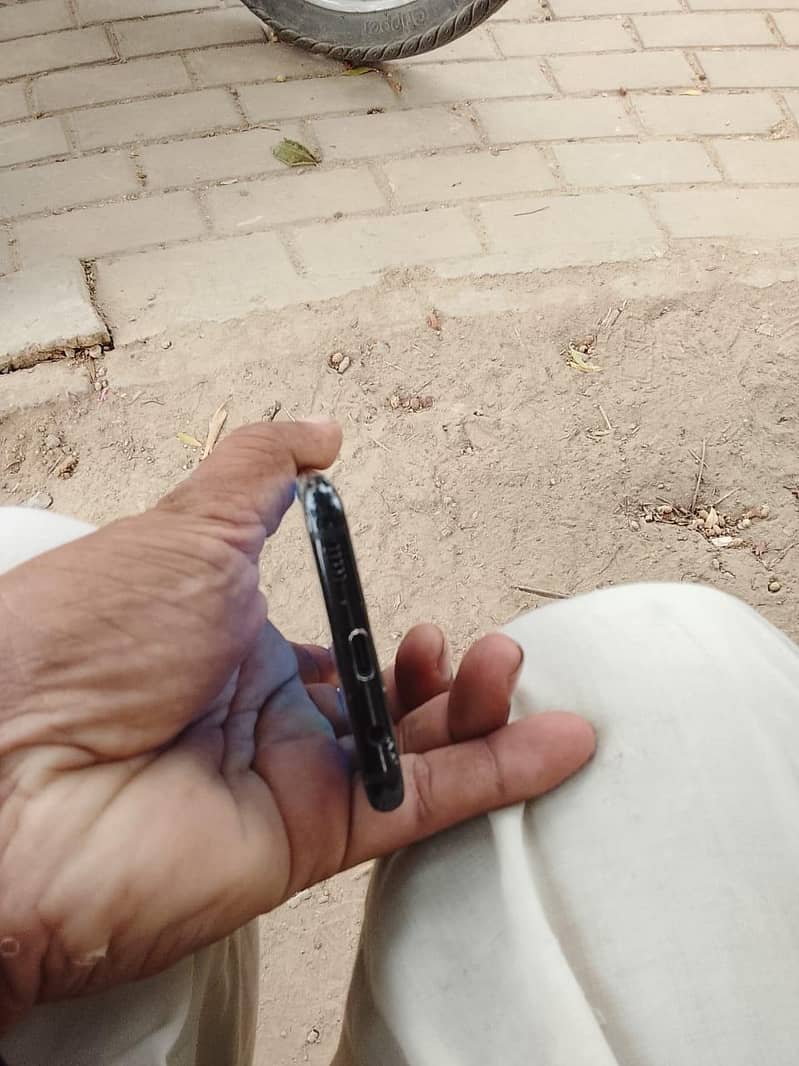 Samsung Mobile S8 6
