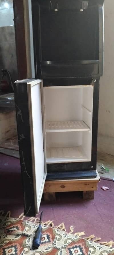 black dispenser