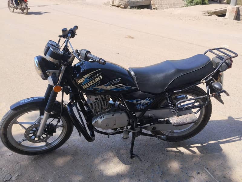 Suzuki GS 150 2