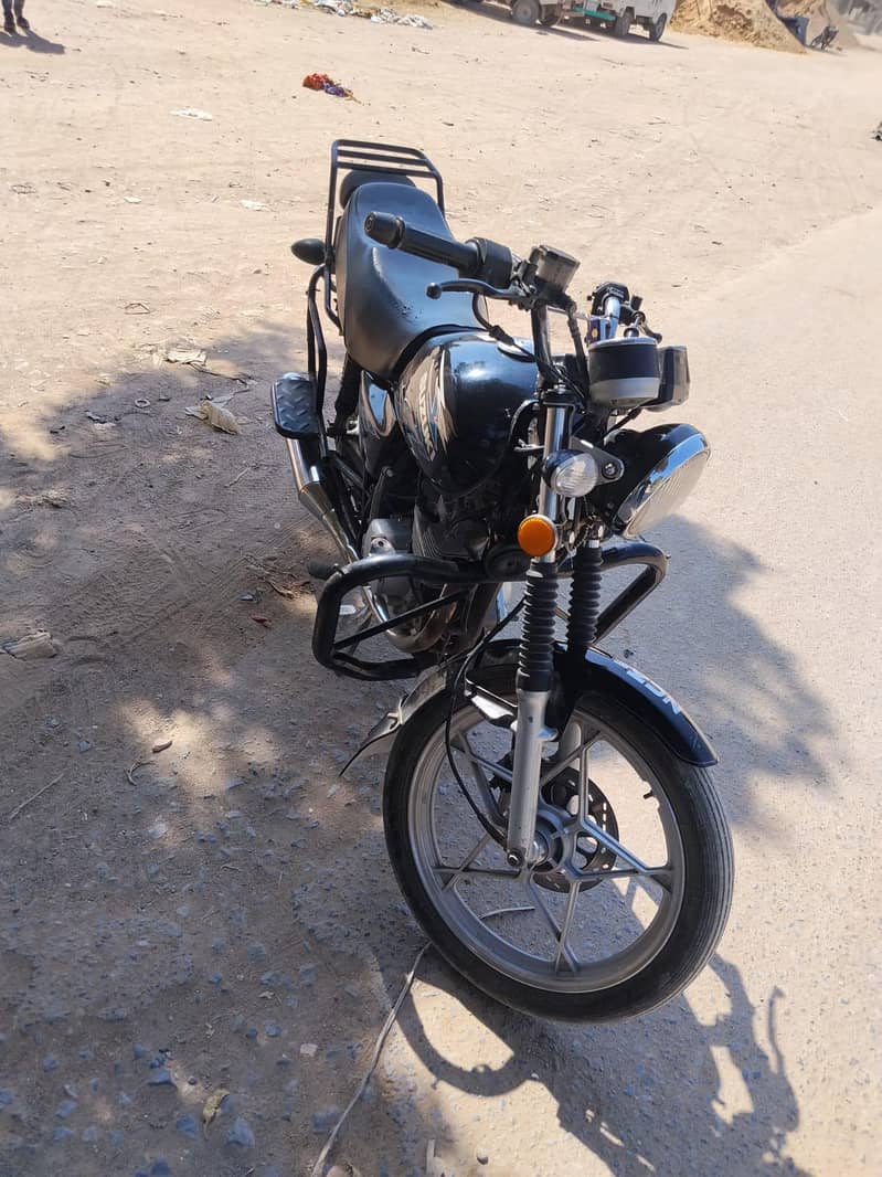 Suzuki GS 150 5