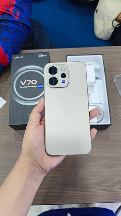 Vivo Y70 12 256 gb