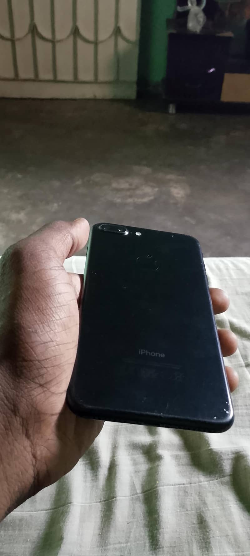 Apple iPhone 7 Plus 1