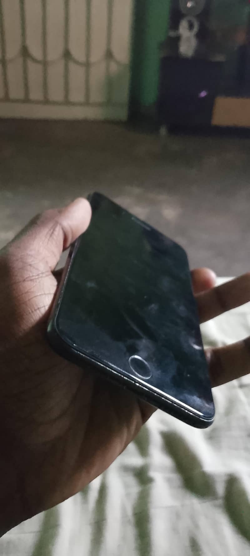 Apple iPhone 7 Plus 3