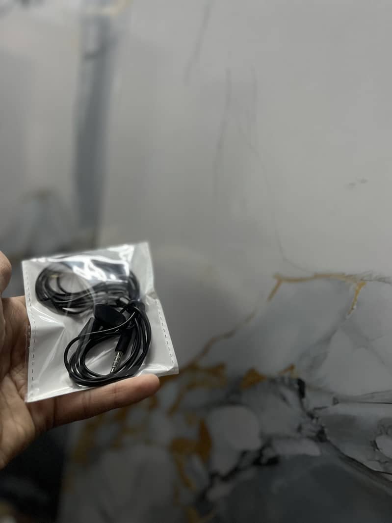 Lavalier mic 1