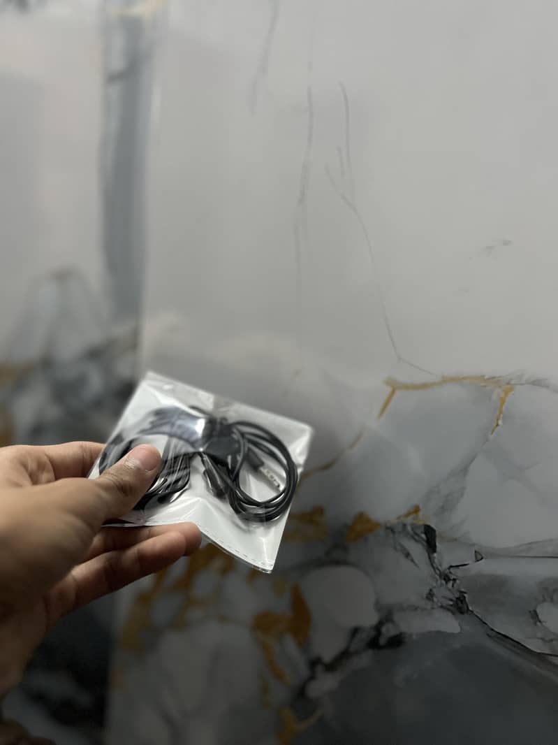 Lavalier mic 2