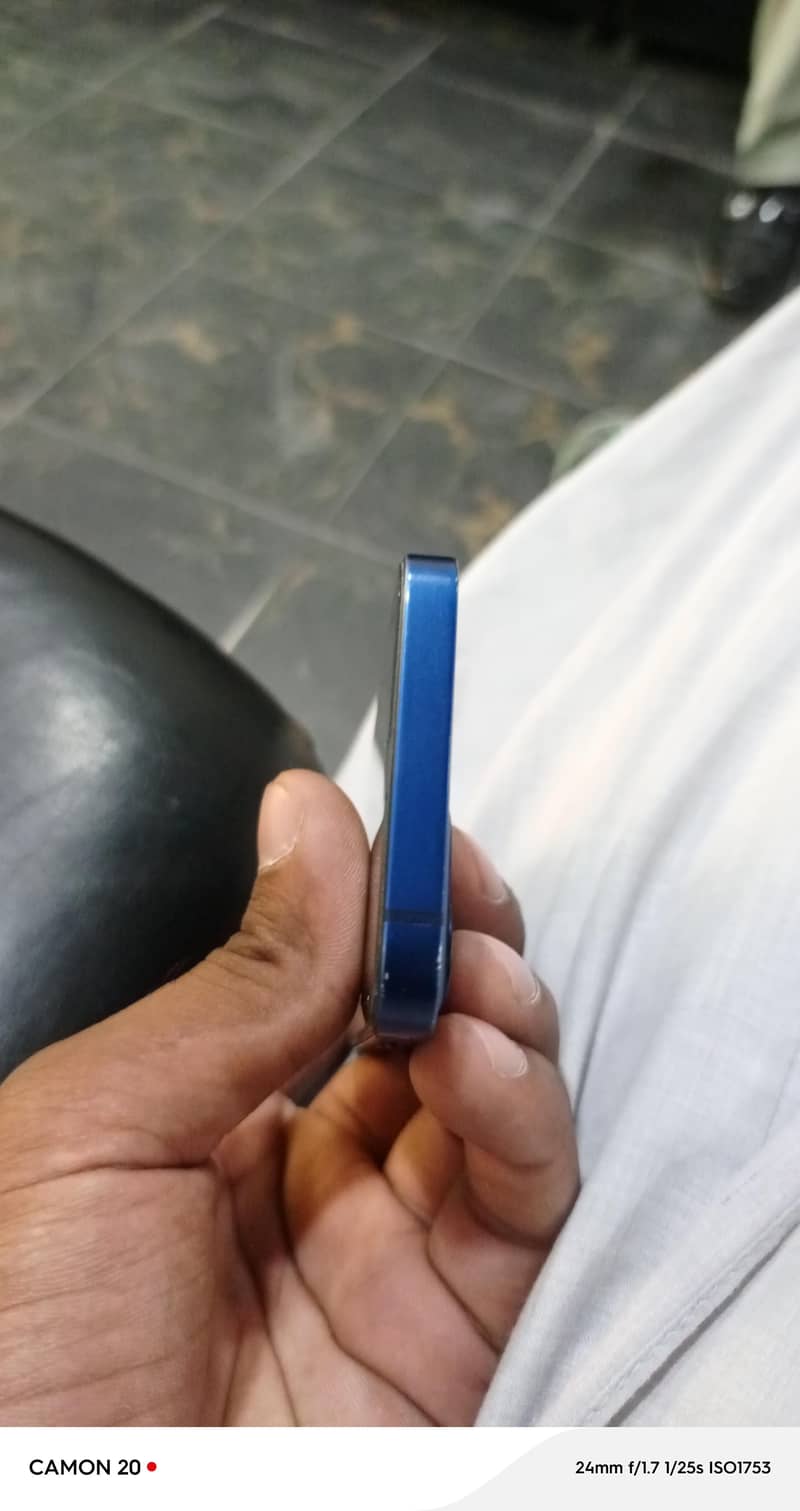 Apple iPhone 12 mini 4