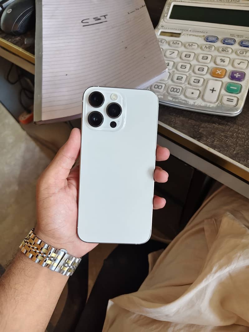 Apple iPhone 14 Pro Max 0
