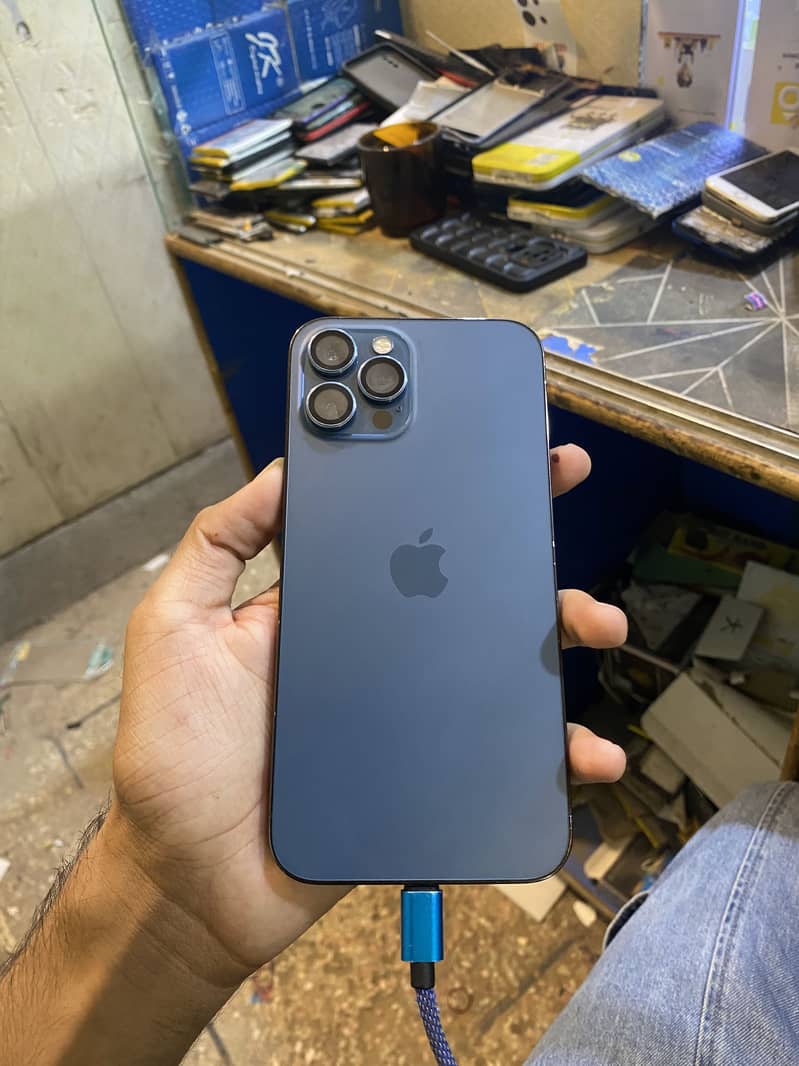 Apple iPhone 12 Pro Max 4