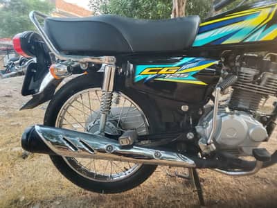 I am selling Honda 125 4 new condition