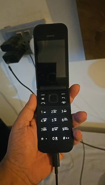 Nokia 2720 Flip