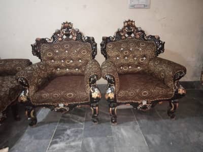 chinioti sofa set all okay only 2 month use
