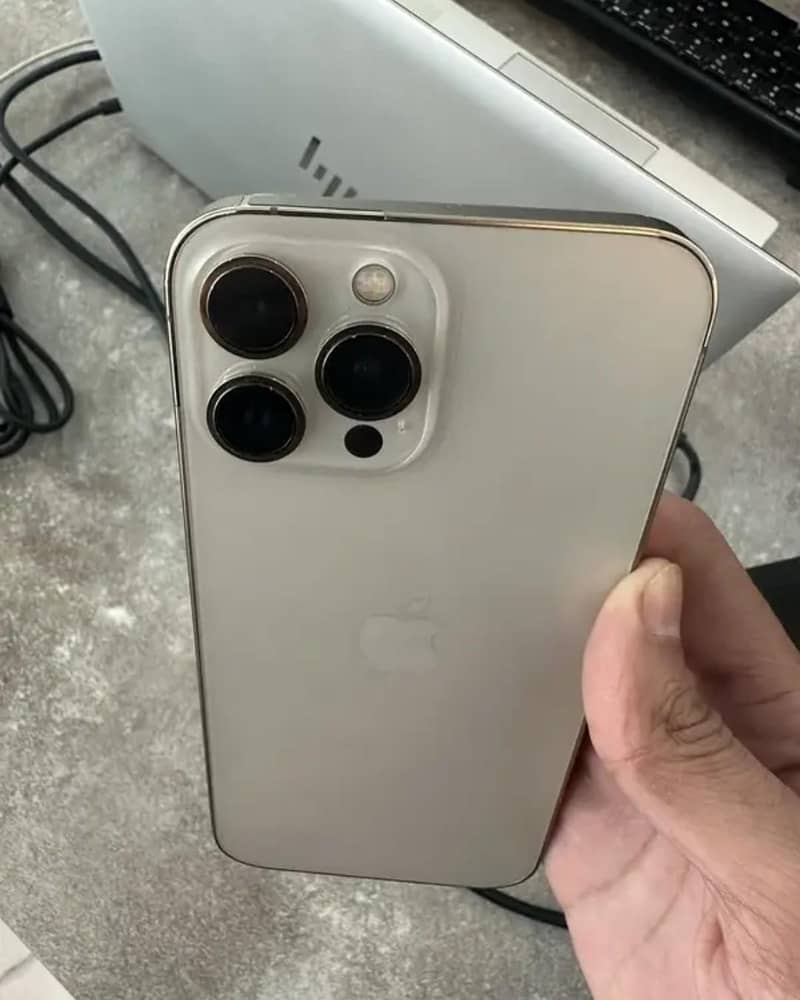 Apple iPhone 14 Pro Max 2