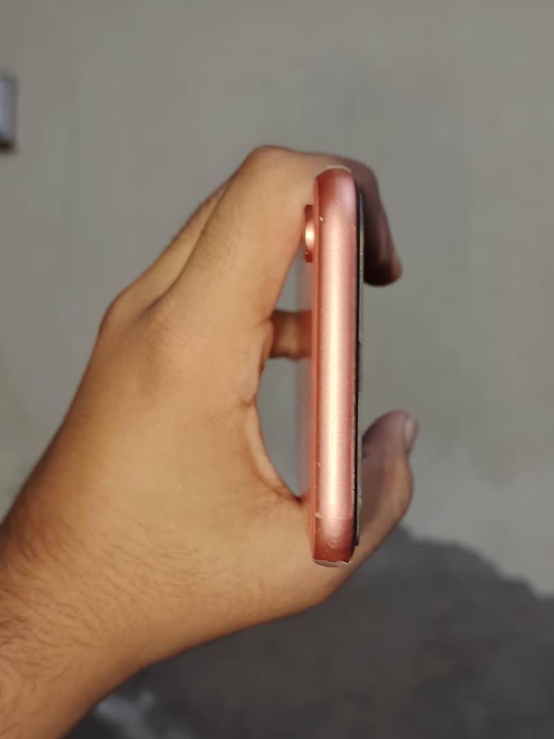 Apple iPhone XR 4