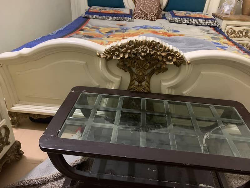 Bed set + side table + dressing table 2